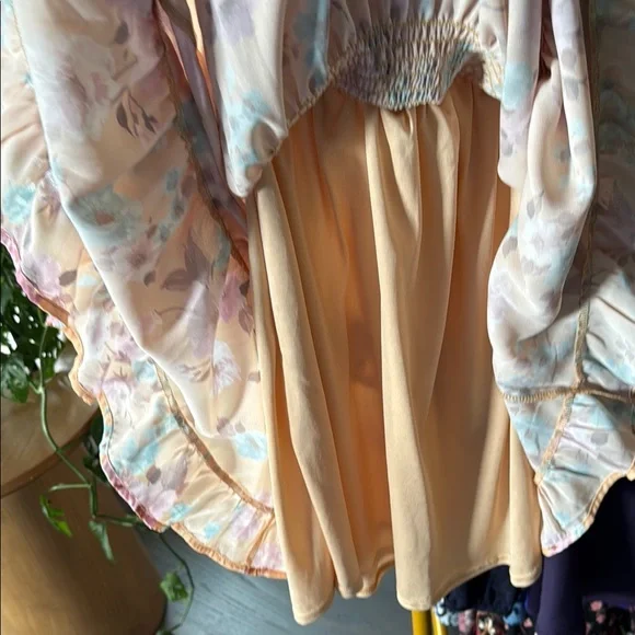 Cream V-Neck Sundress with Bishop Sleeves - Picture 3 of 6